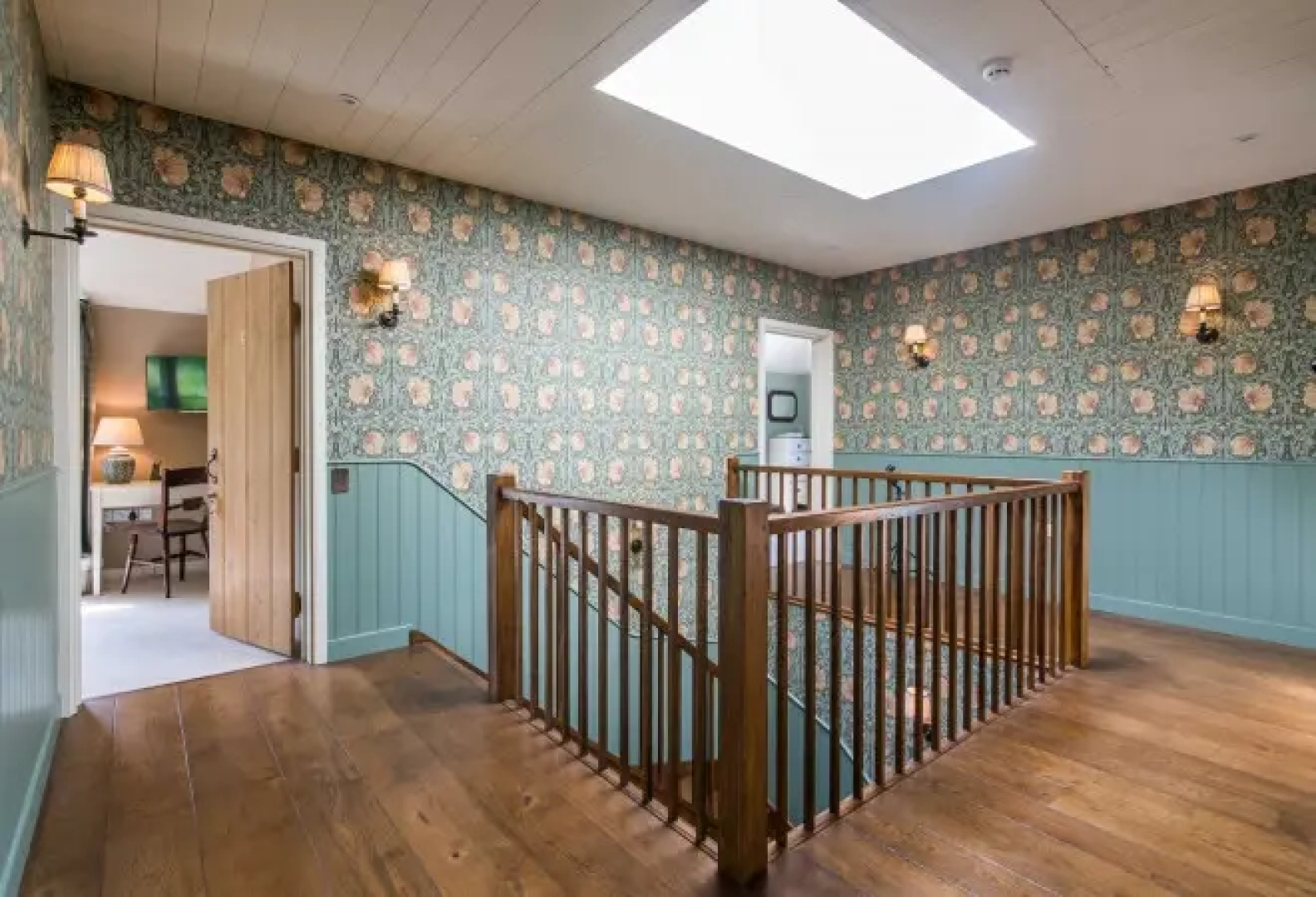 Eleven Experience Hillside Cottage