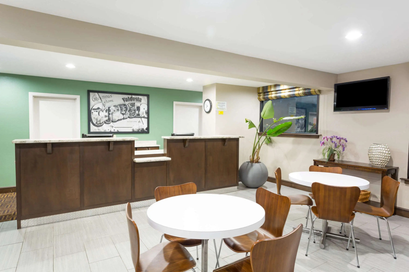 Super 8 by Wyndham Valdosta GA I-75