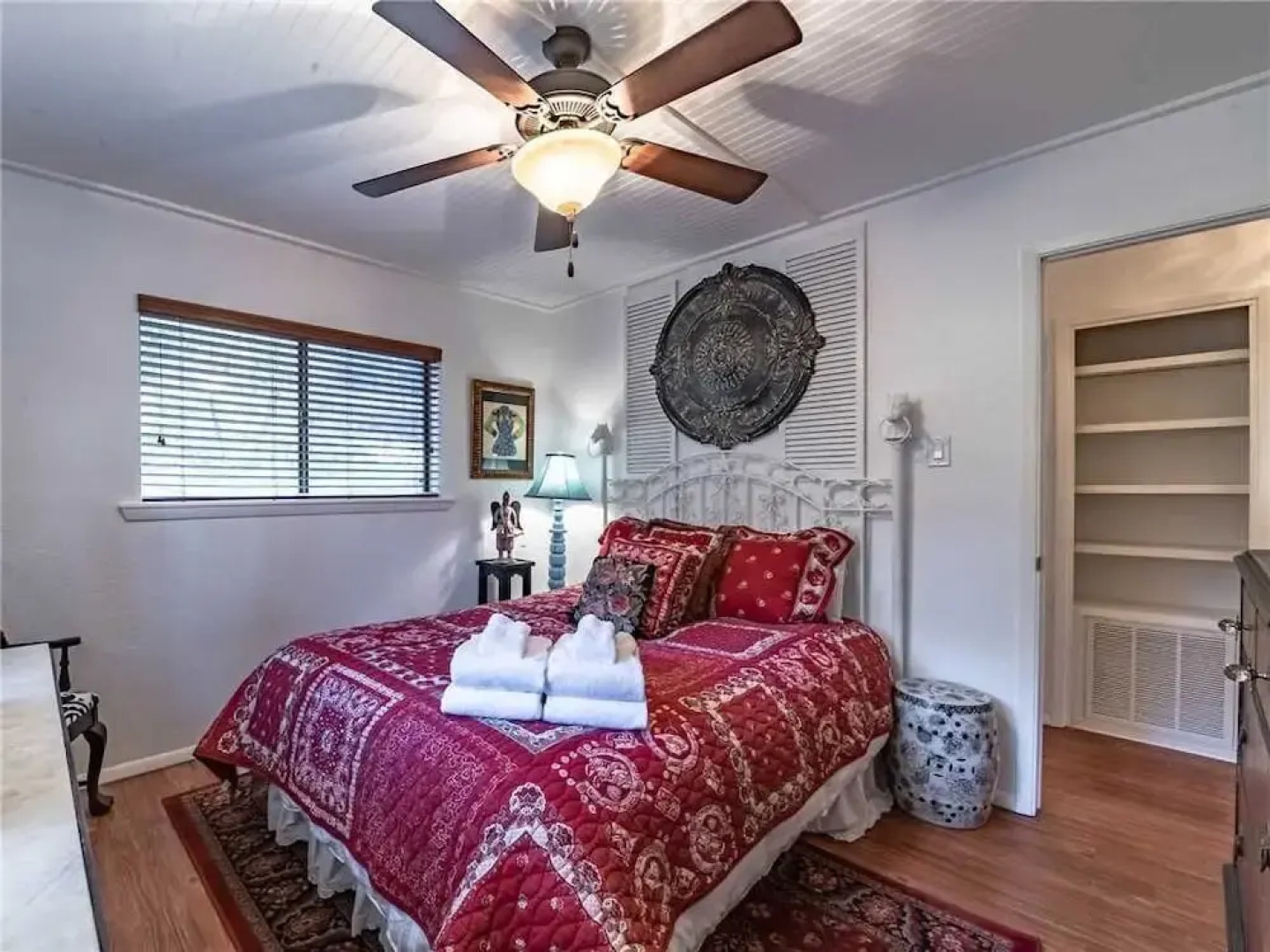 Bella Luna Cottage - Three Bedroom Cabin