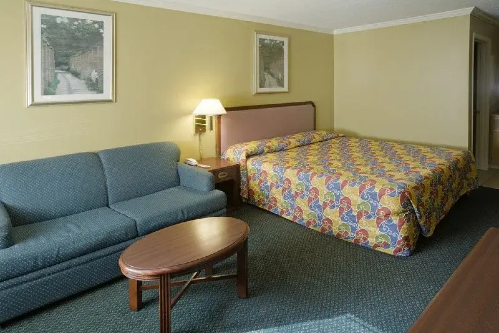 Super 8 by Wyndham Picayune