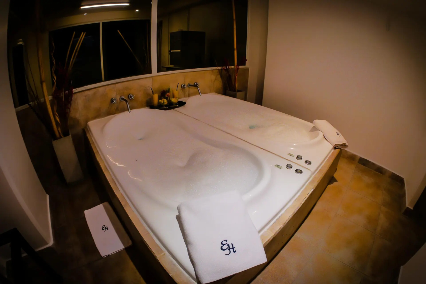 Elegance Hotel