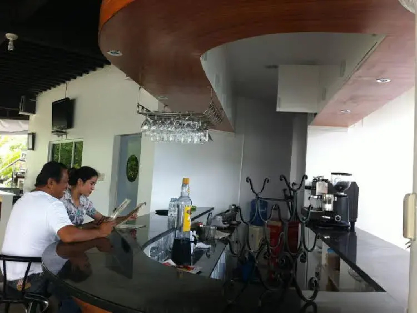 Papa Kit's Marina Resort