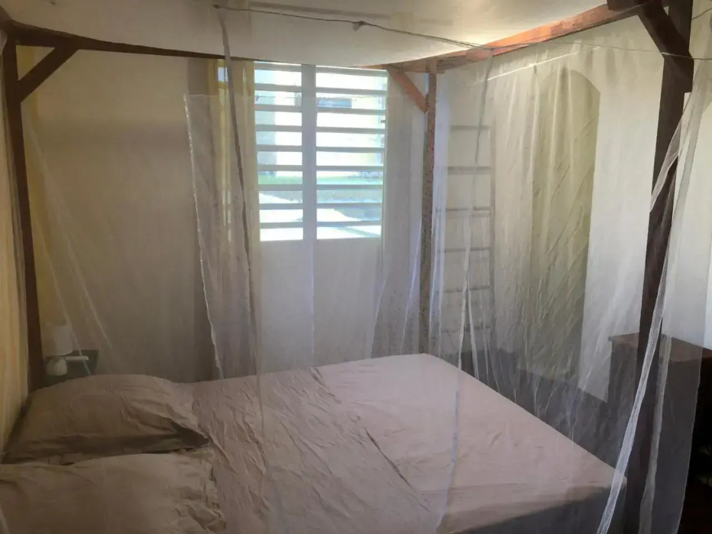 T2 les pieds dans l'eau, vue mer caraibes