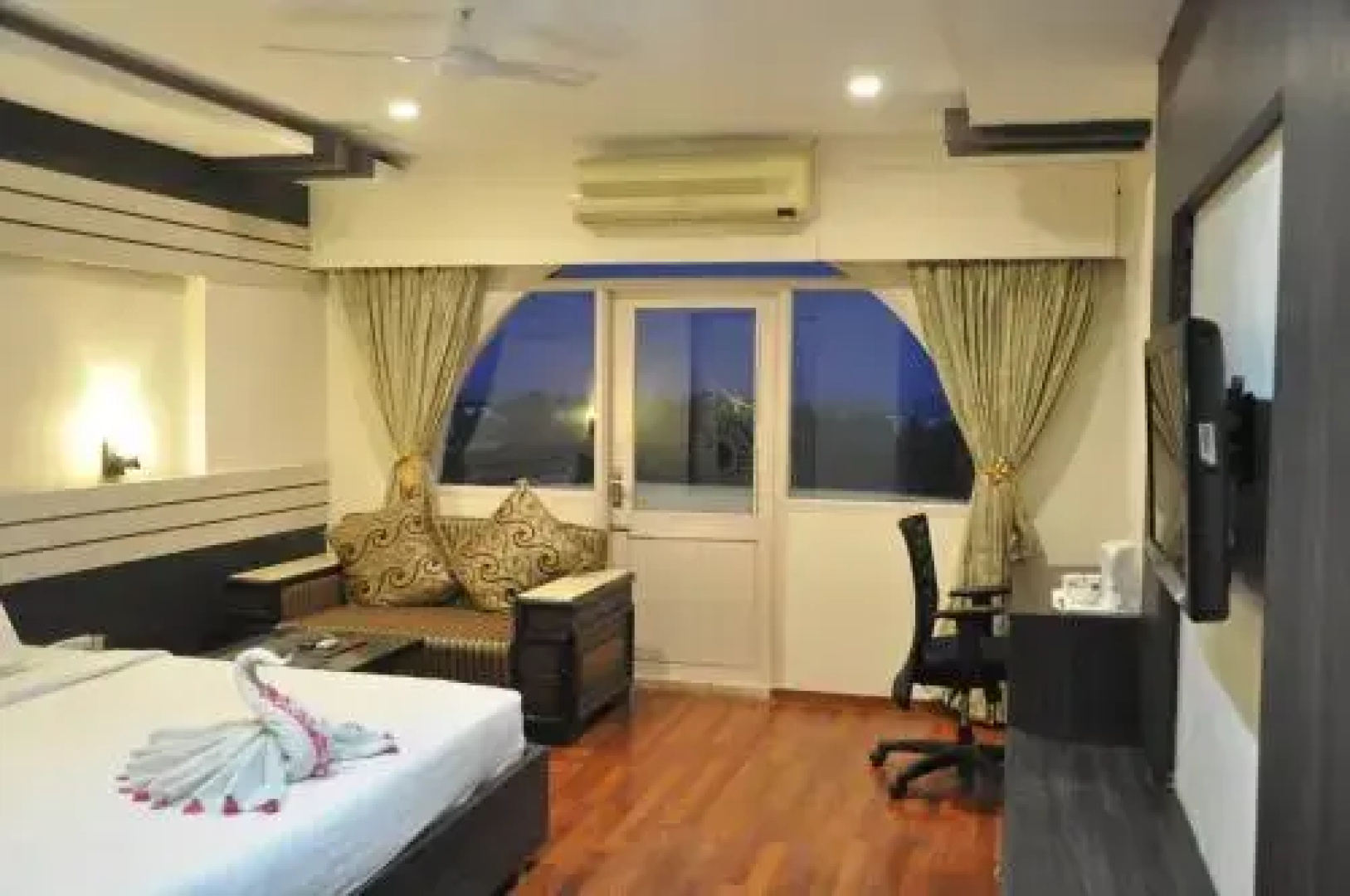 Hotel Singaar International
