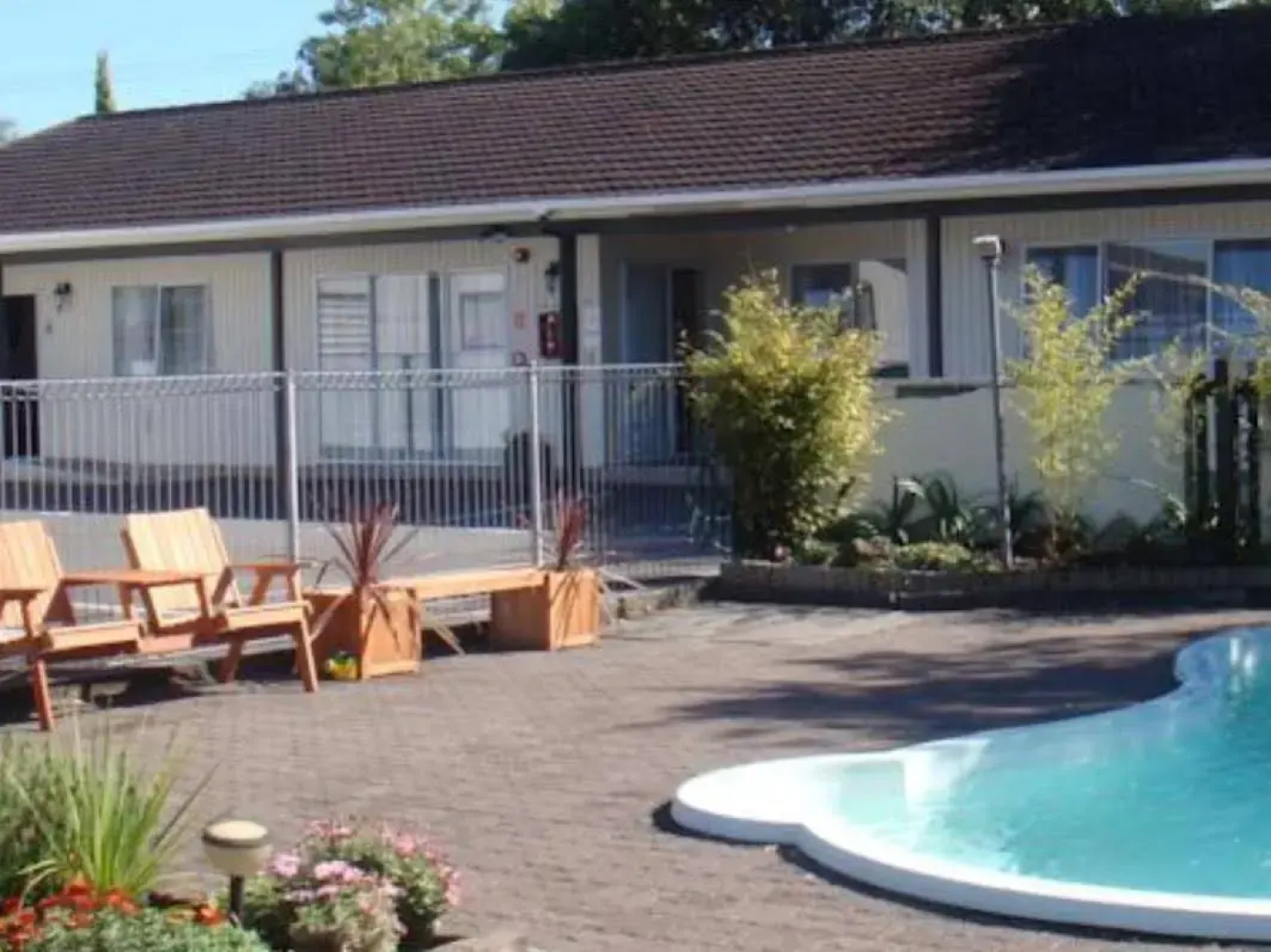 Acorn Estate Motel