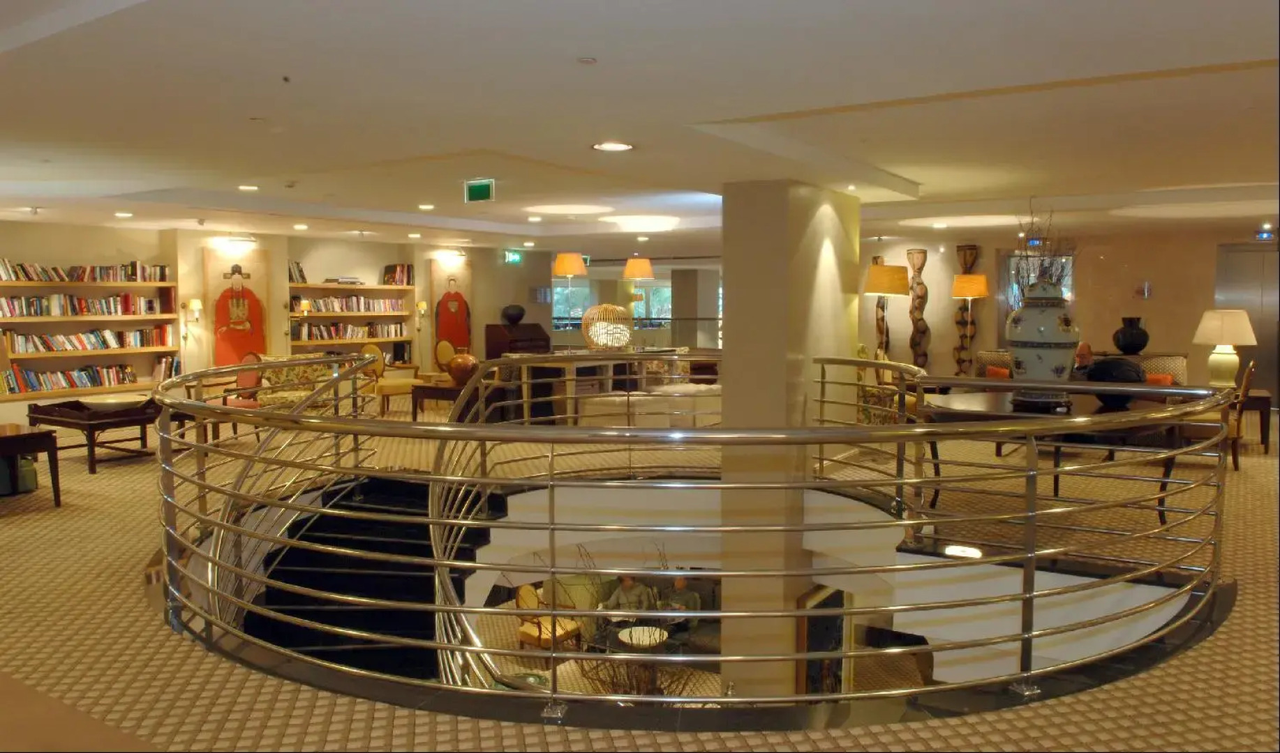 Отель Royal Savoy