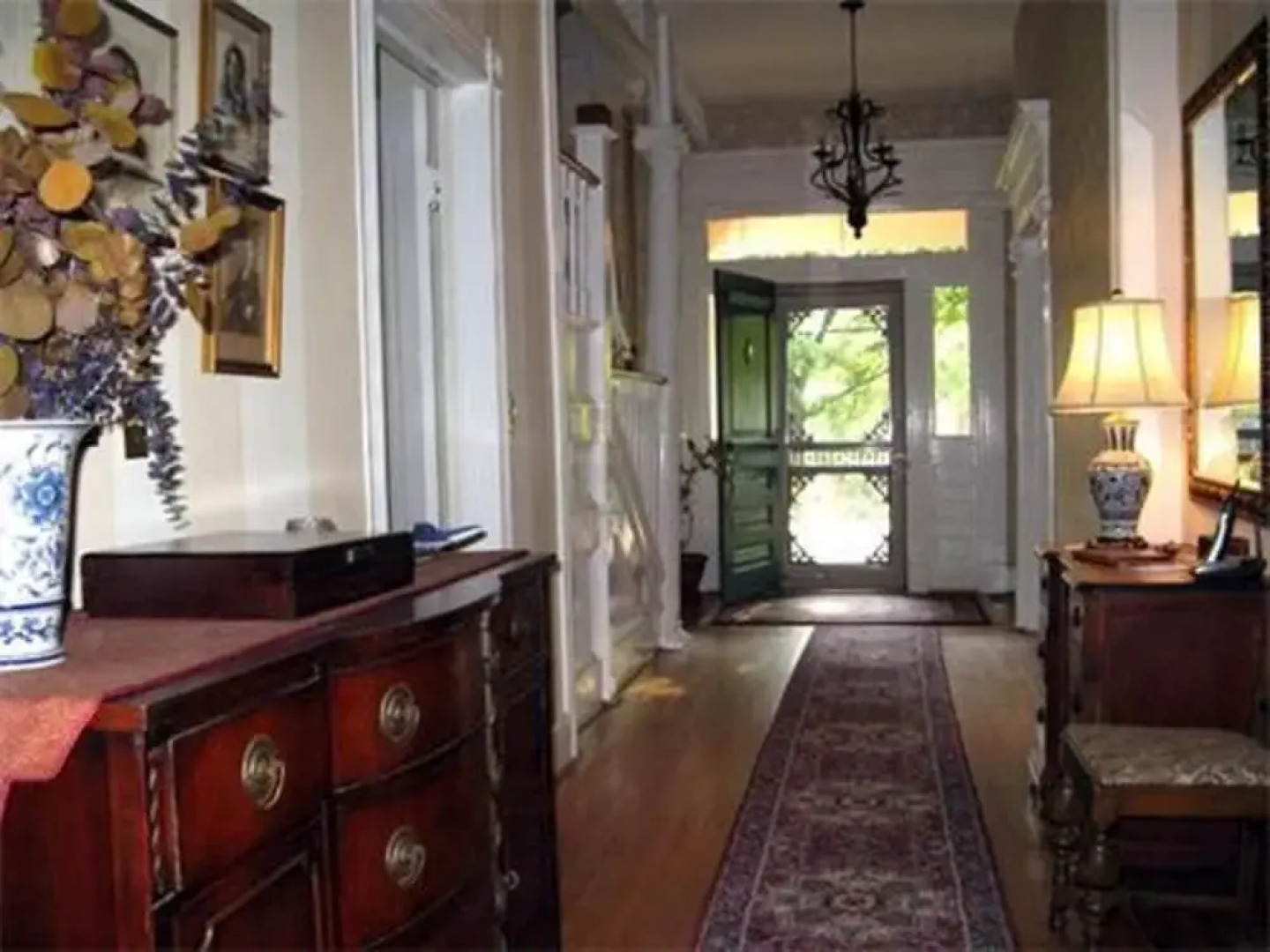 Charles Bass House Bed & Breakfast