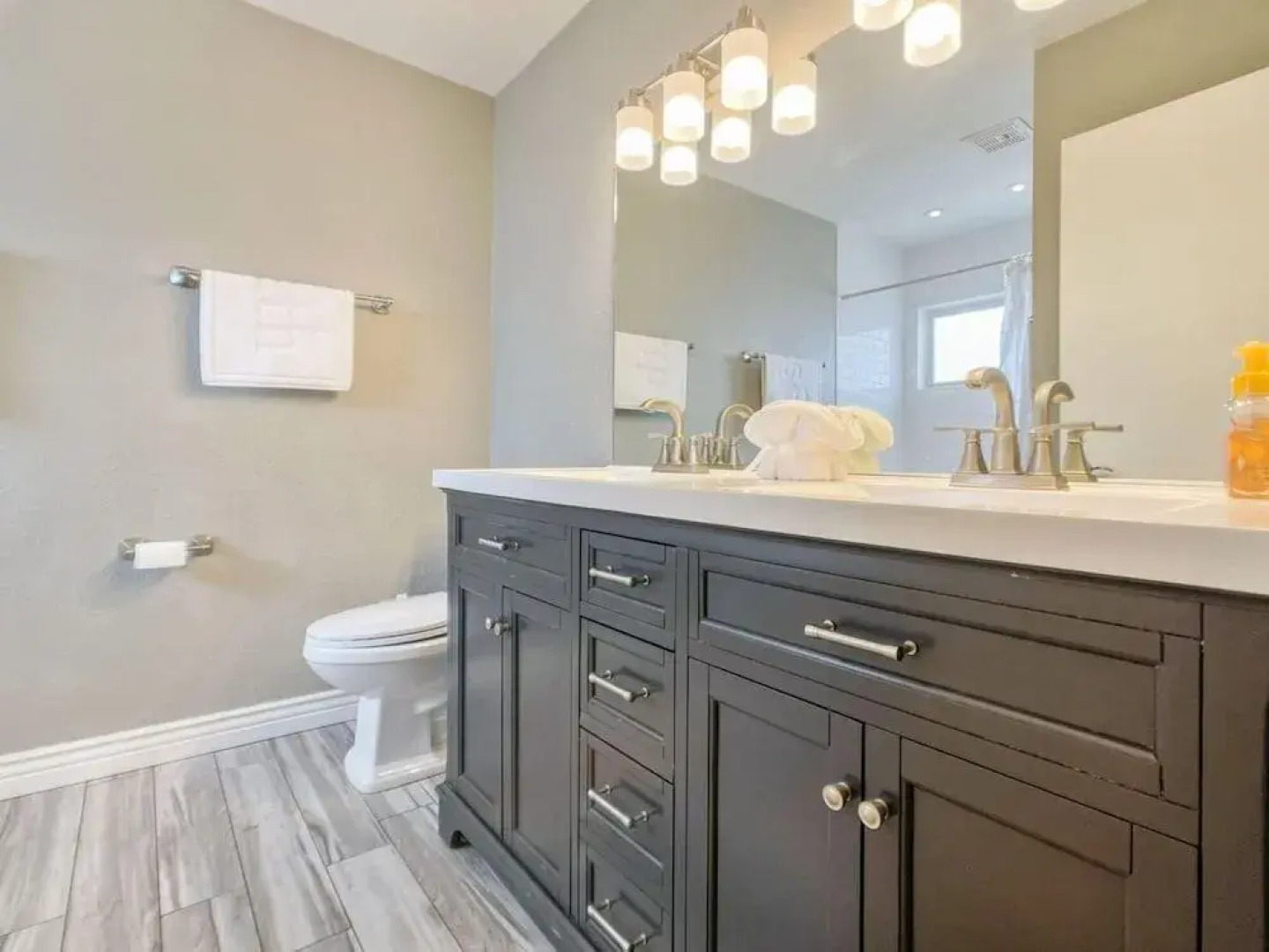 Glendale Charm by Casago