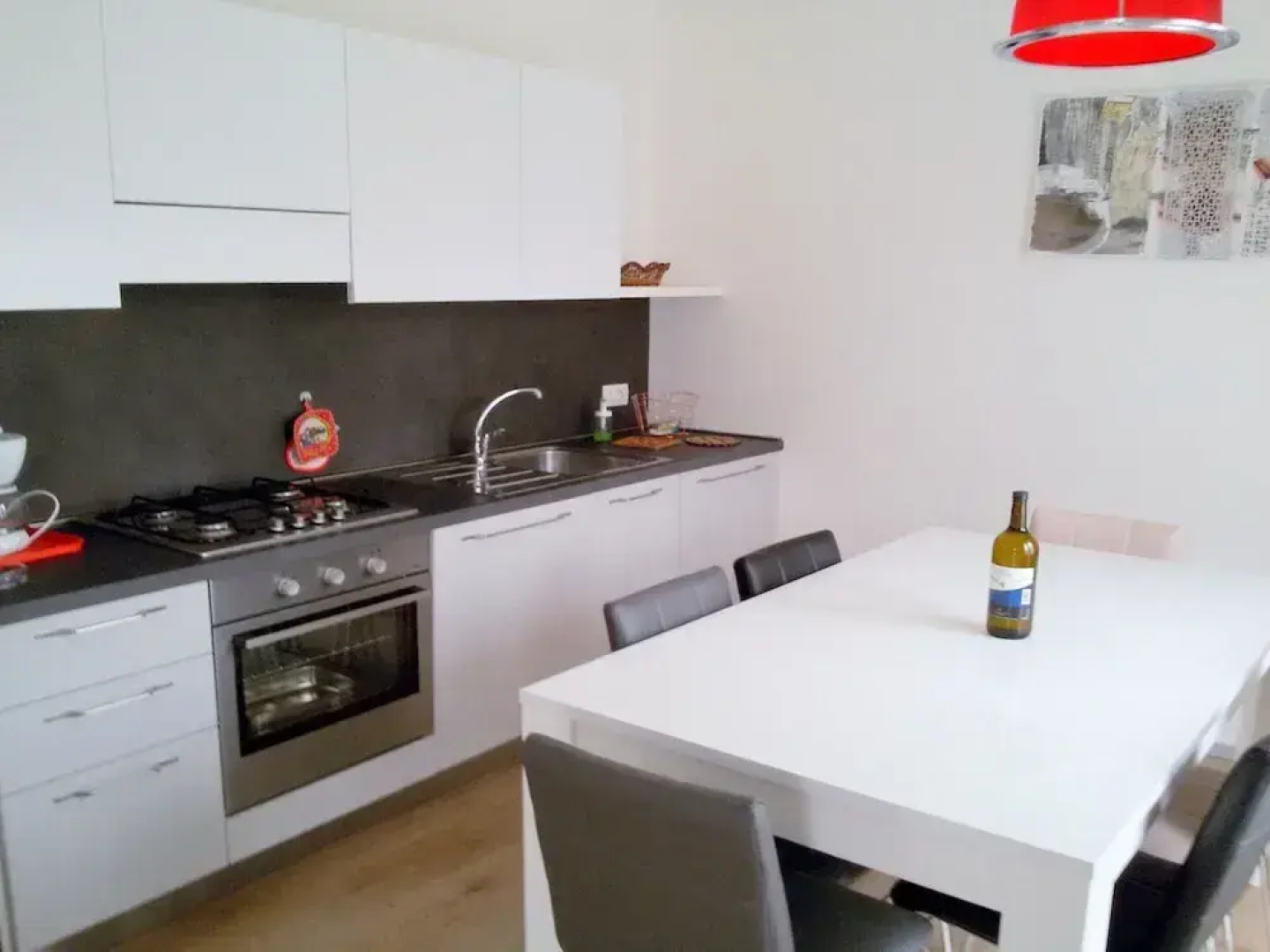 Renovated Apartment With Lake View, Swimming Pool, Wifi, in Val di Ledro