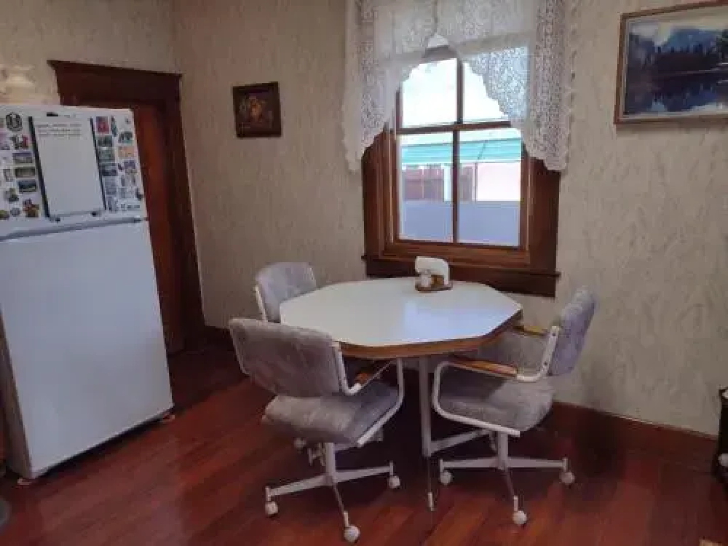 Quiet FULL-SIZE bed close to town 420 friendly