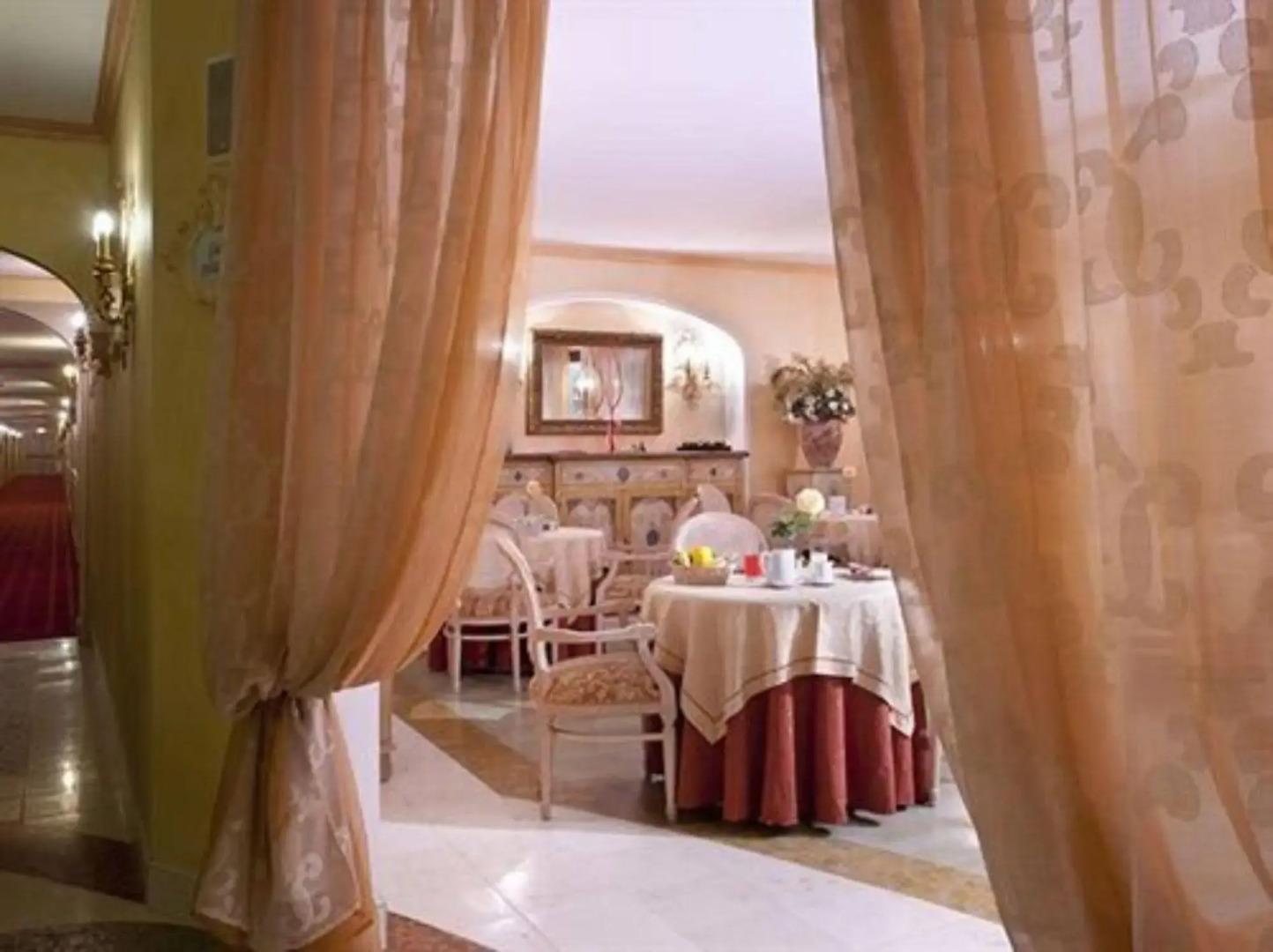 Vip's Motel Luxury Accommodation & Spa