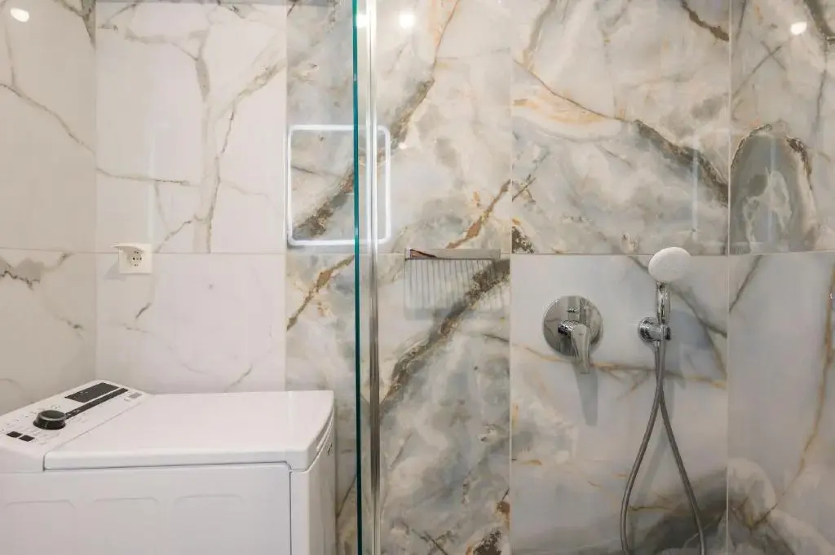 Cap Bleu Seafront Holiday Home