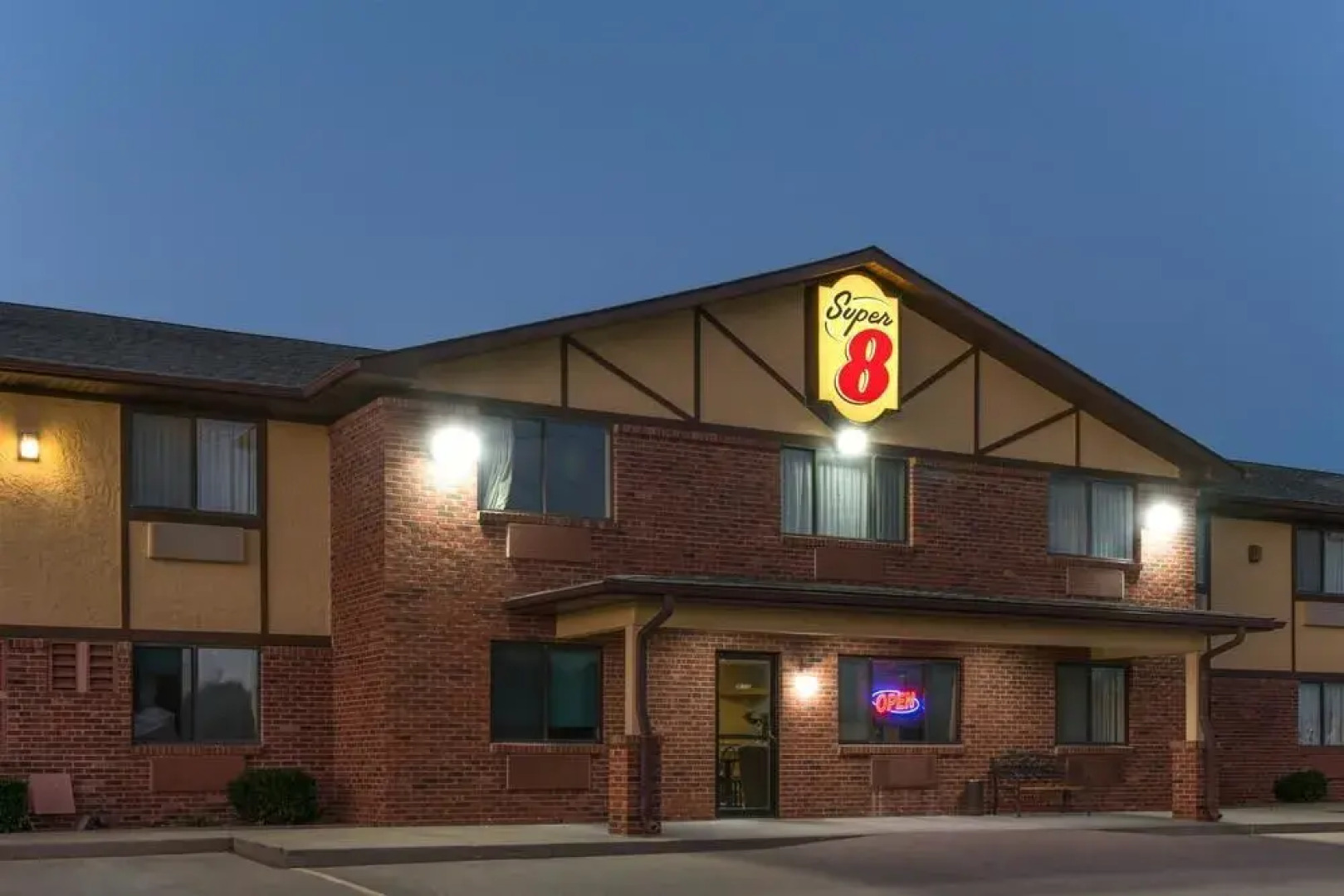 Super 8 Motel - Warrenton