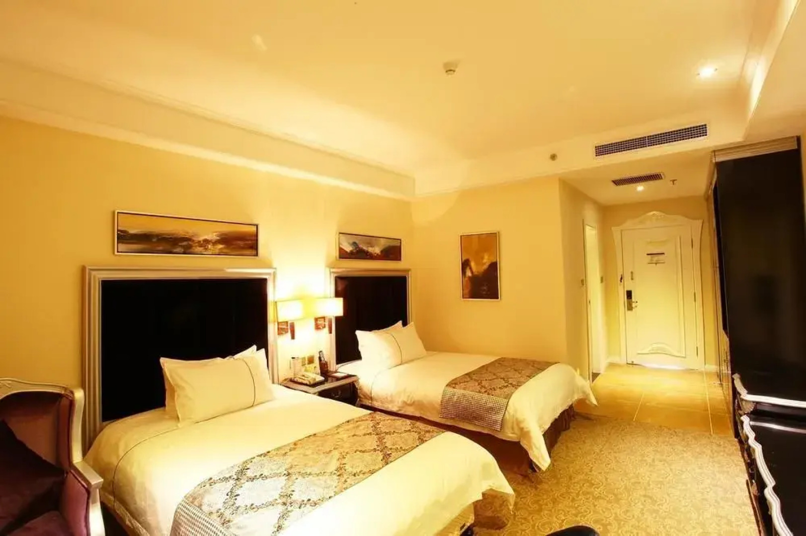 Shengfeite Garden Hotel