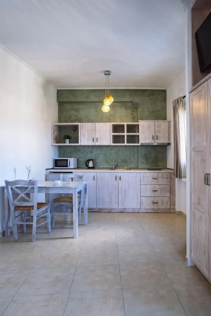 Aelia Apartments & Suites