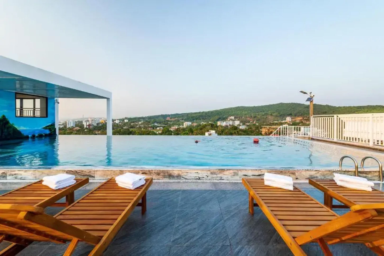 Aquasun Hotel Phu Quoc