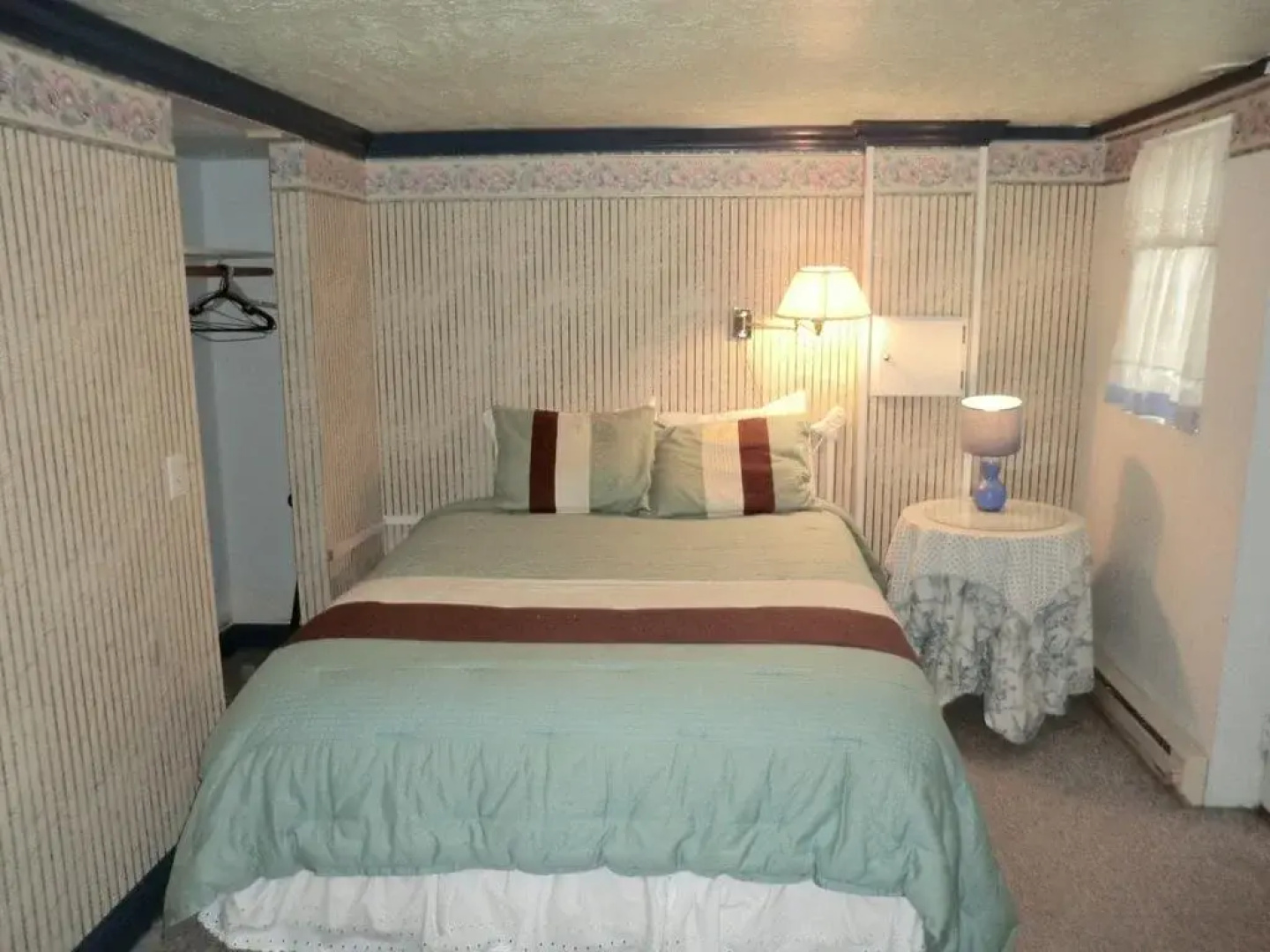 Seaside Manor