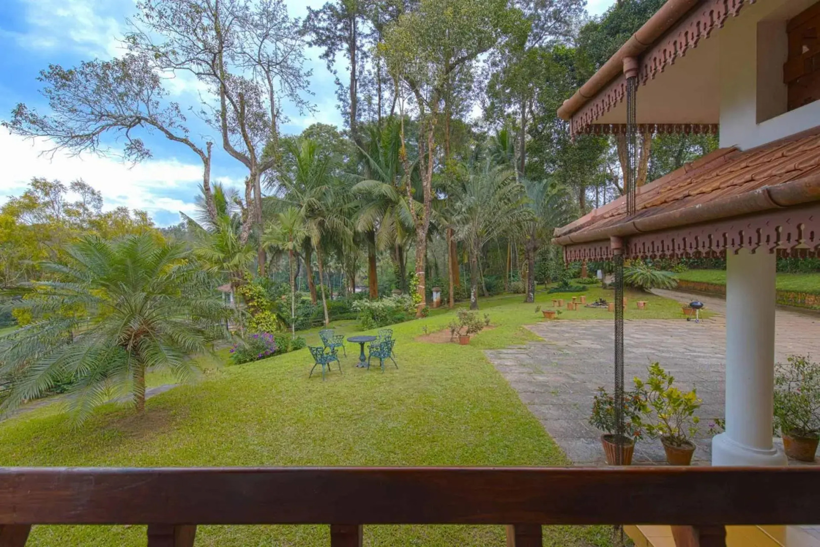 StayVista at Crystal Homestay