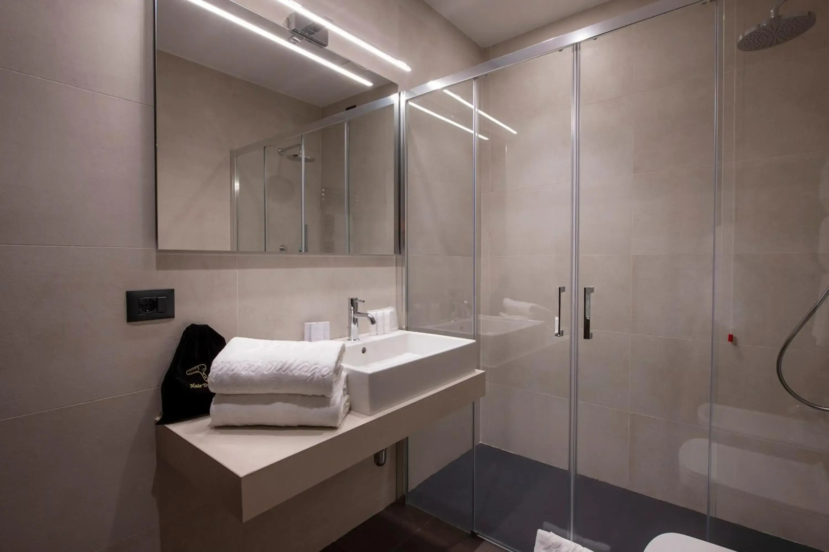 Sport Village Hotel & Spa