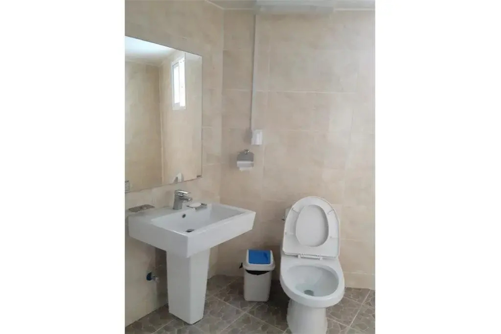 Beluga Guest House - Hostel