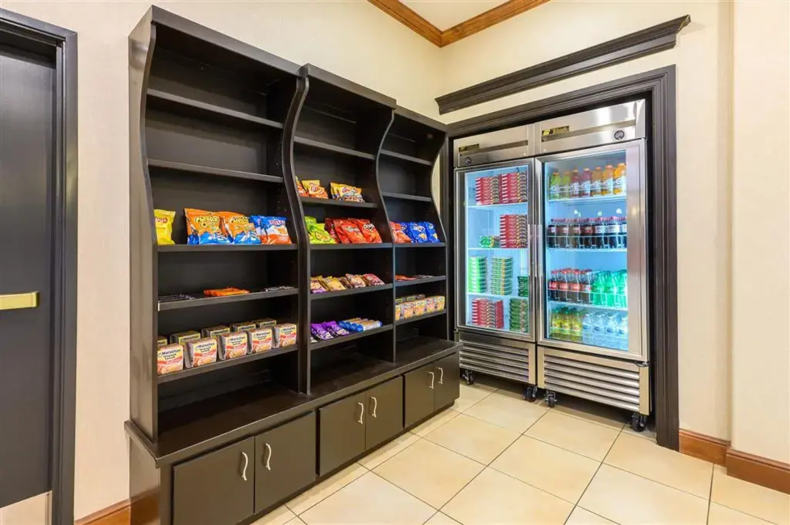 La Quinta Inn & Suites by Wyndham Marshall