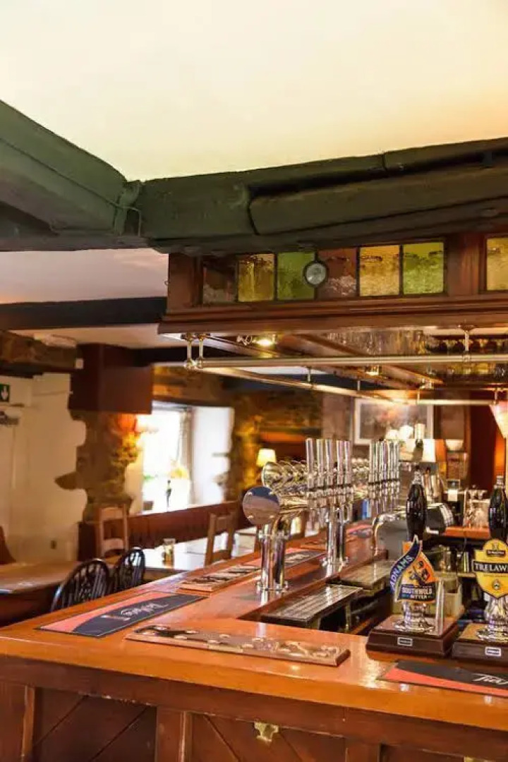 White Horse Inn & Restaurant