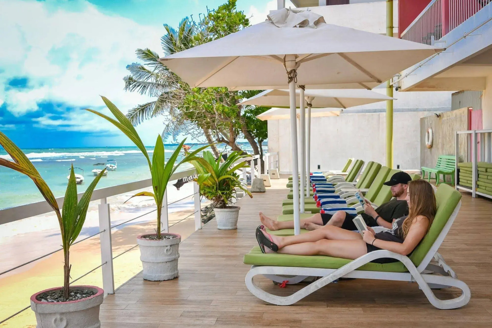 Coral Rock by Bansei