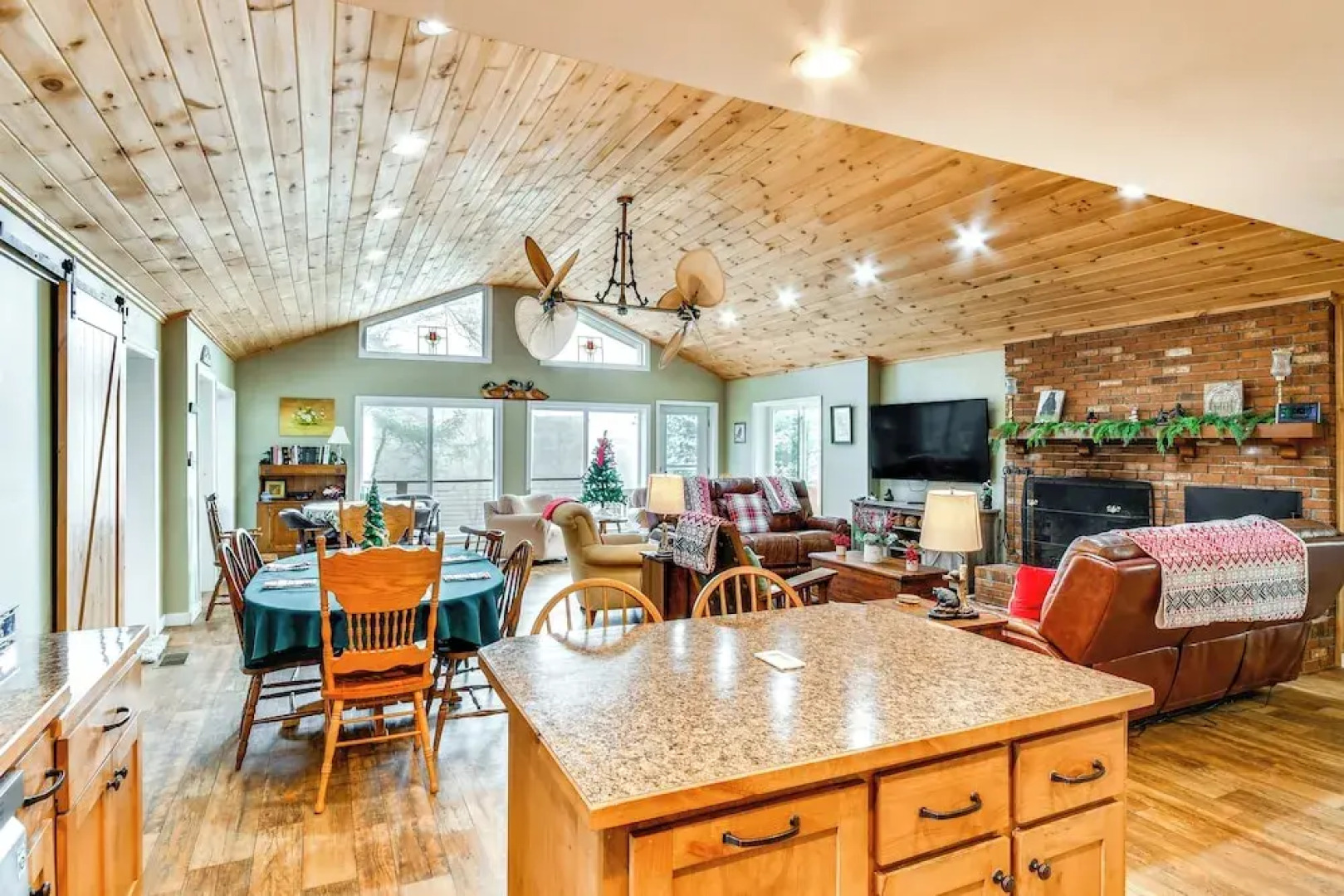 Riverfront Newland Home w/ Pool & Golf Club Access