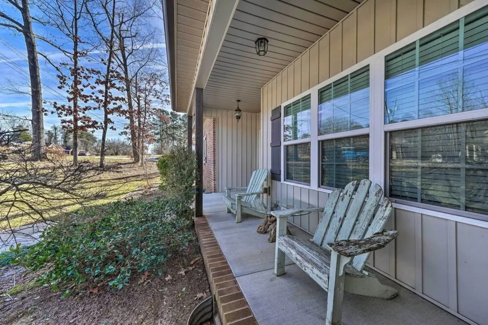 High Point Home ~ 1 Mi to Oak Hollow Lake!