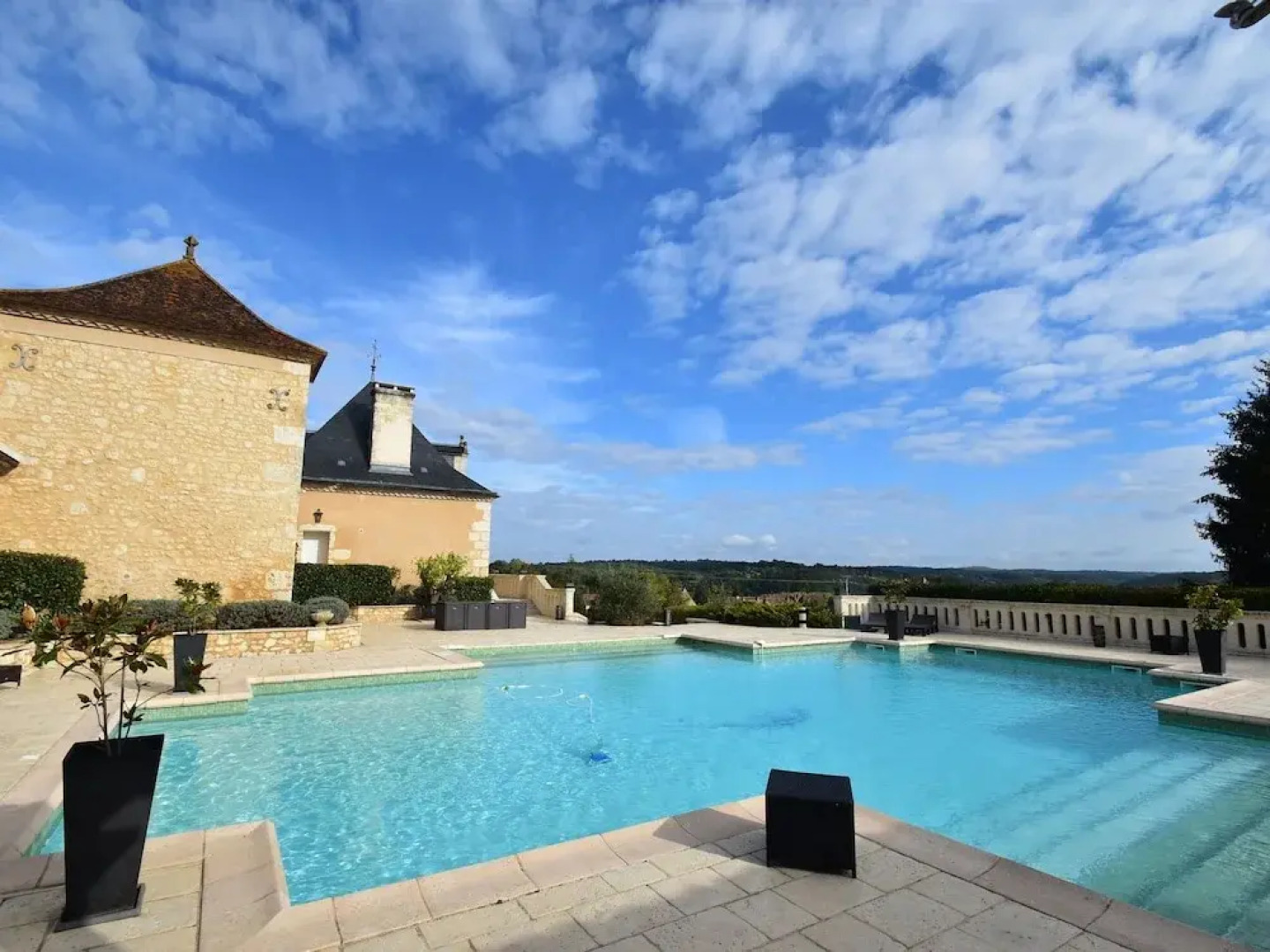 Lavish Villa on an Exclusive Estate in Liorac-sur-louyre With Pool