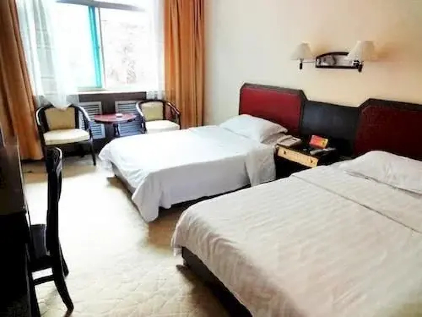 Shennong Holiday Hotel