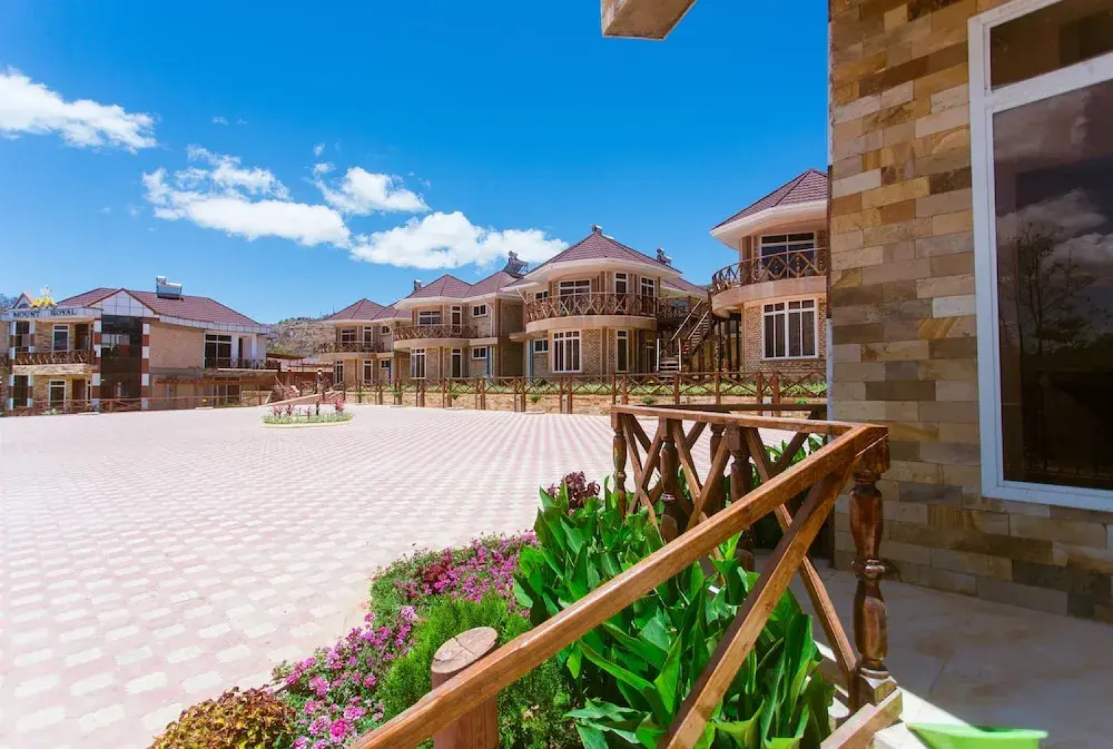 Mount Royal Villa Hotel