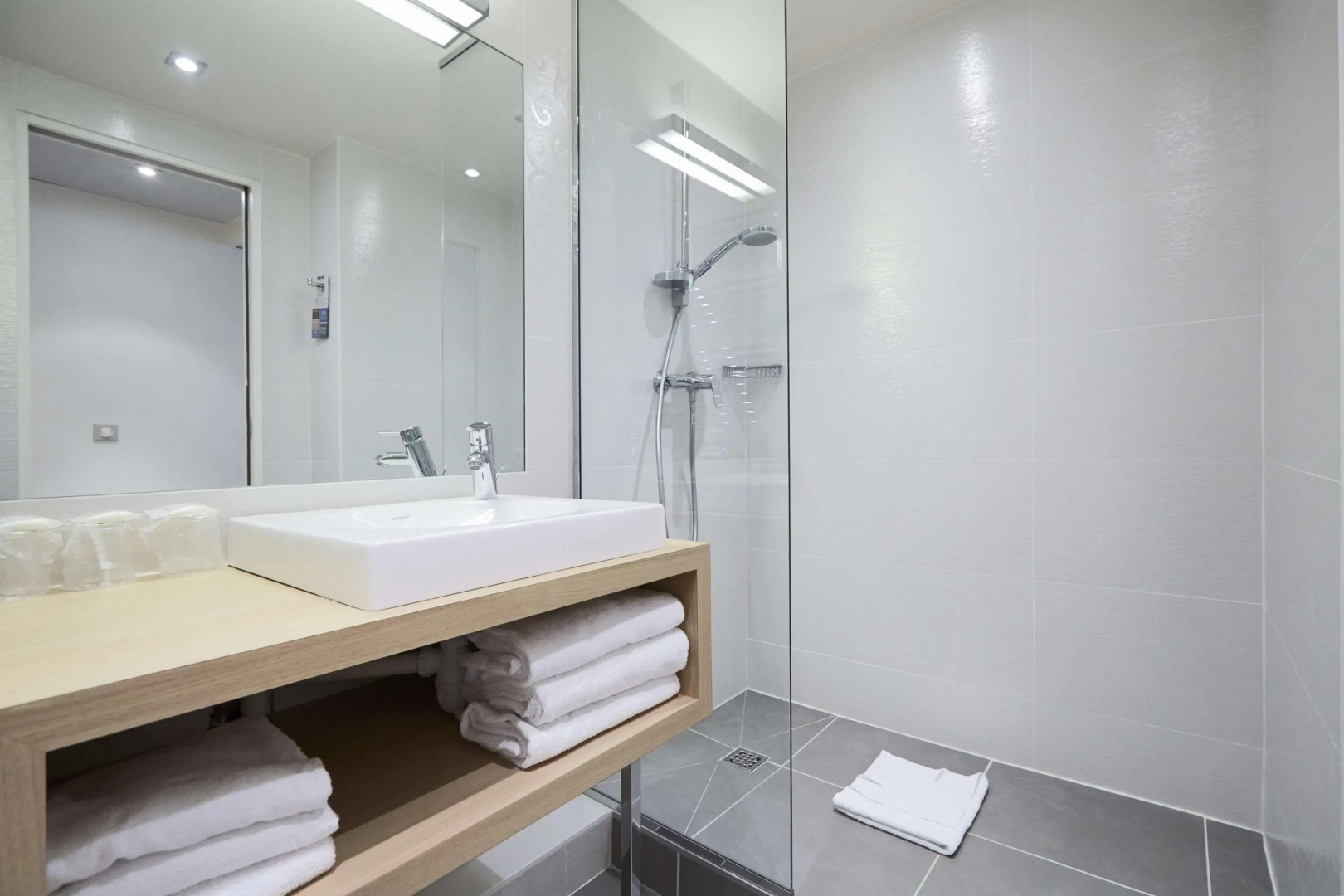 Kyriad Paris 18 - Porte de Clignancourt - Montmartre