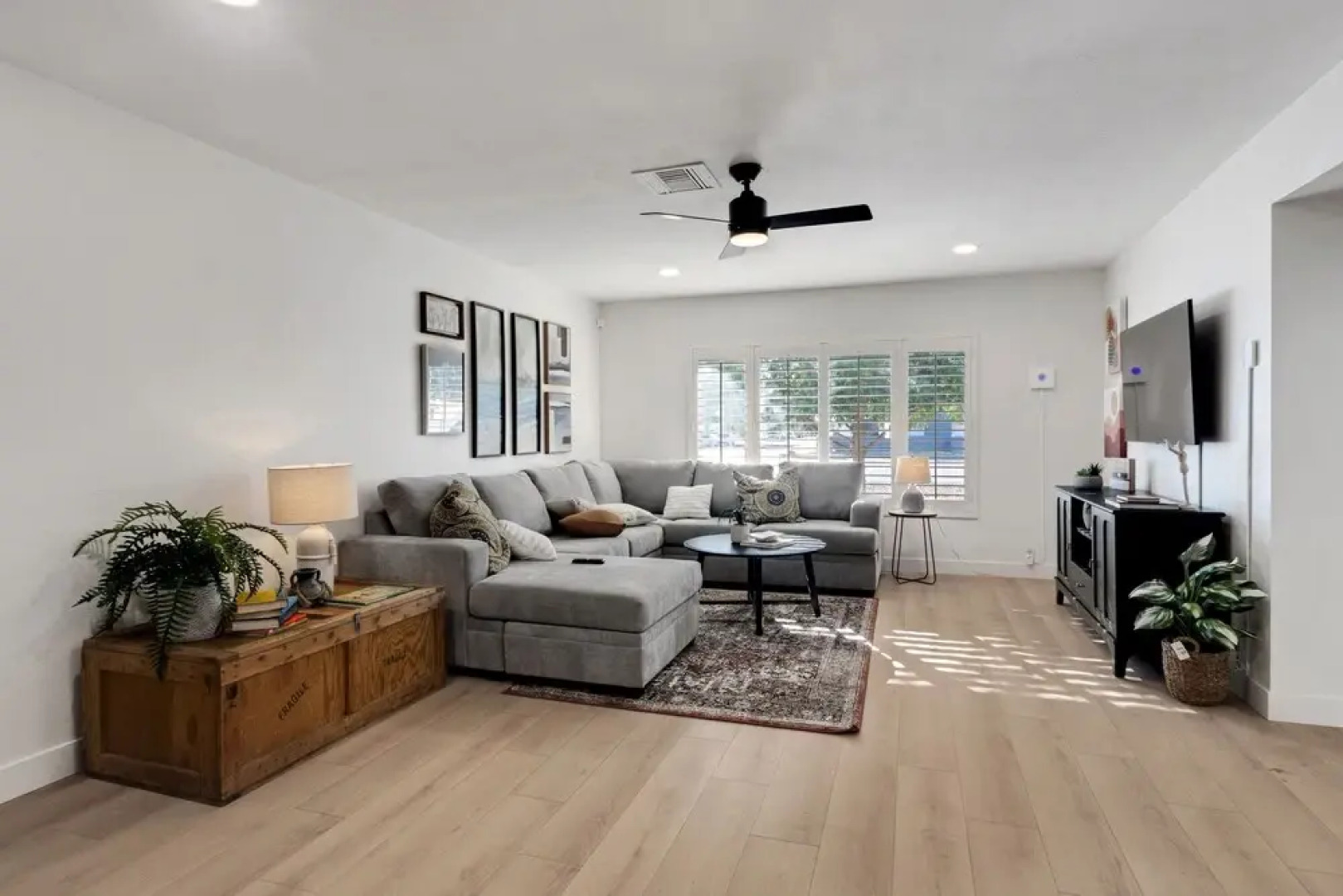 Fabulous Oasis On 59th 4 Bedroom Home by Redawning