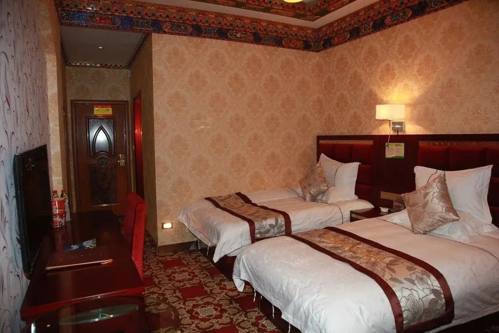 Tibet Shannan Yulong Holiday Hotel