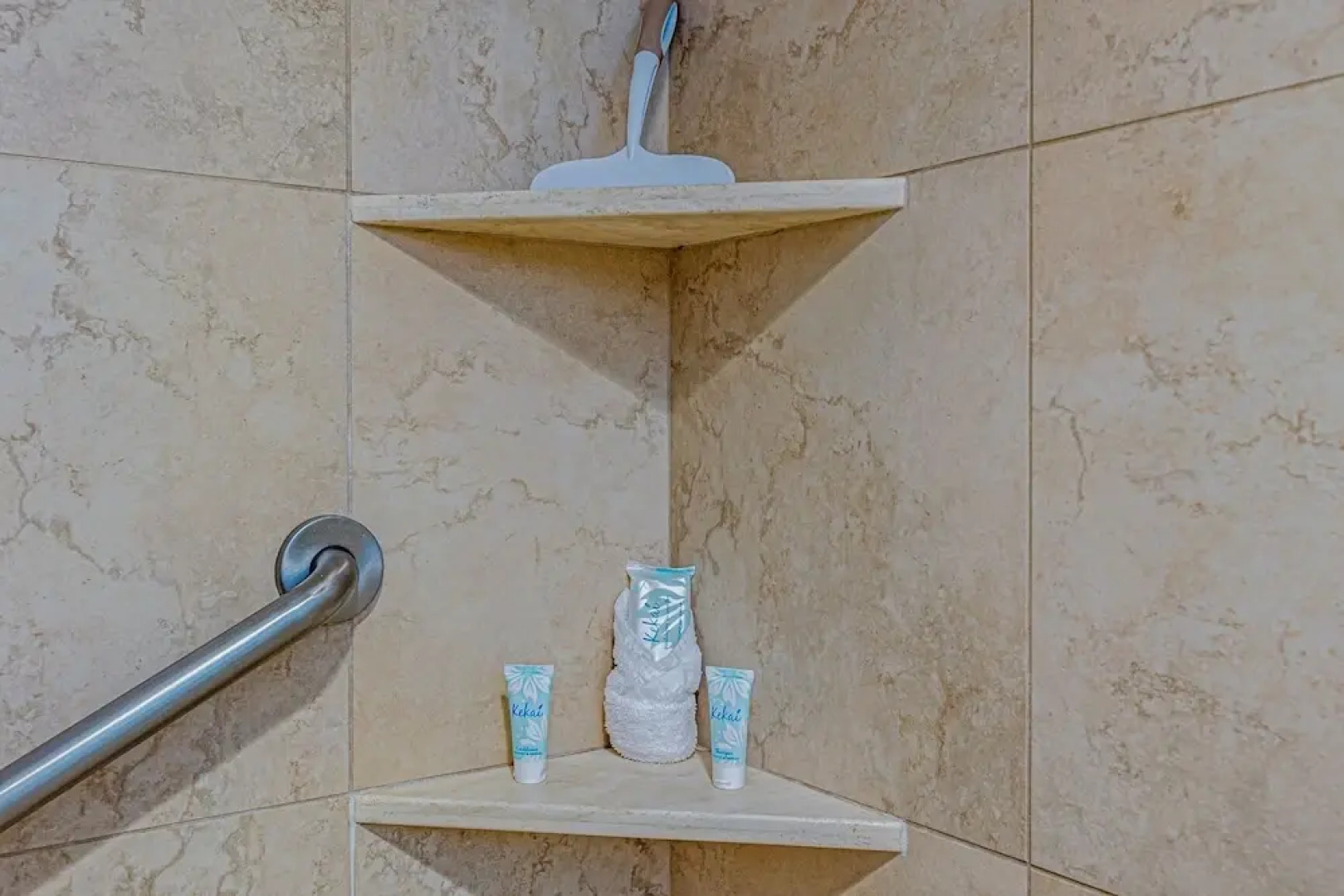 Papakea Oceanview Studio 0 Bedroom Condo by RedAwning