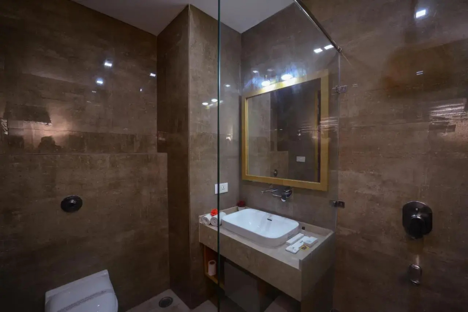 Wingston A TreeHouse Hotel Barsana