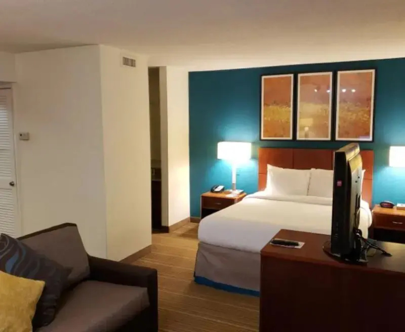 Tysons Corner Suites A Baymont By Wyndham