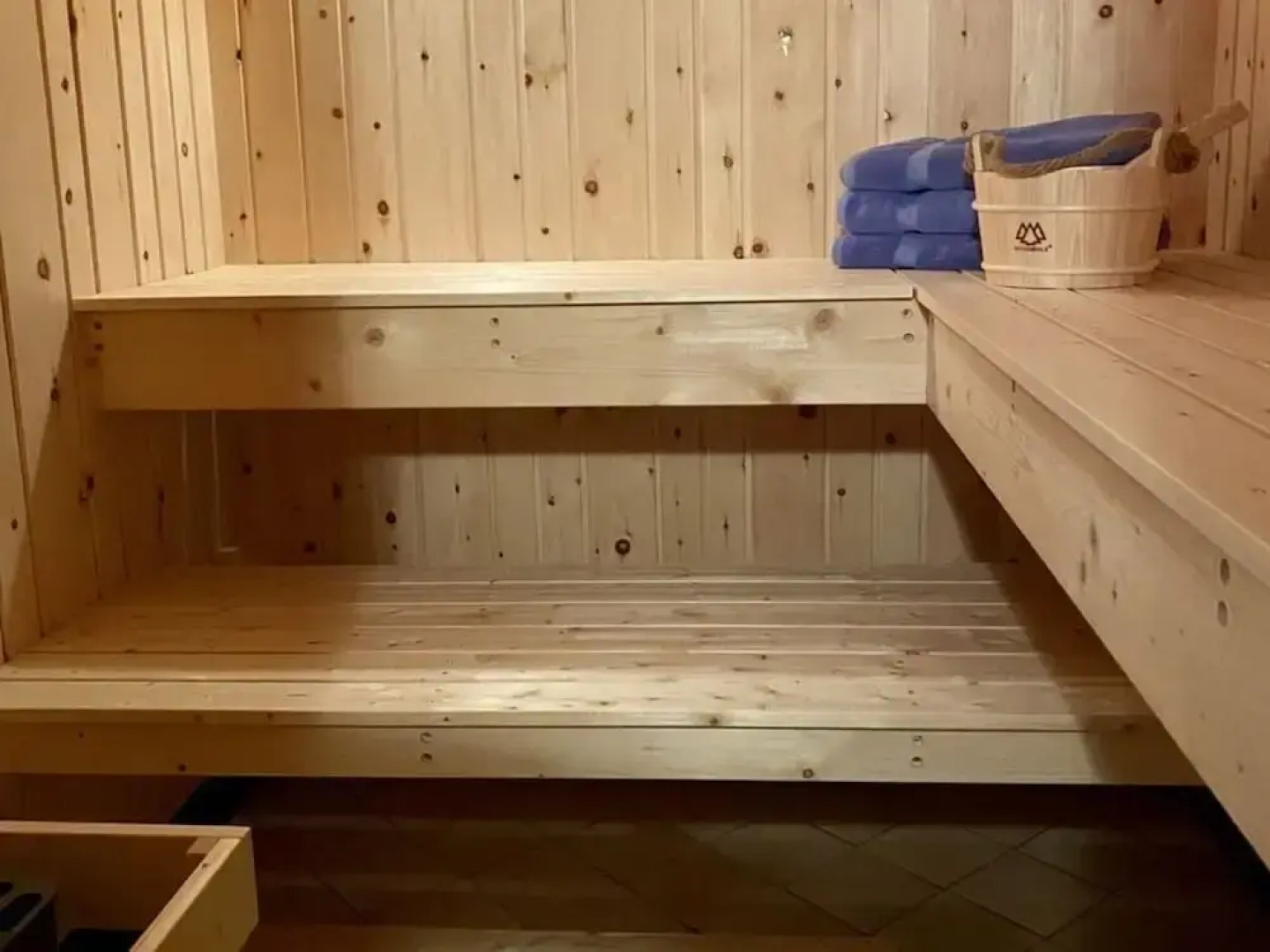 Cuddly Shell Modern Retreat