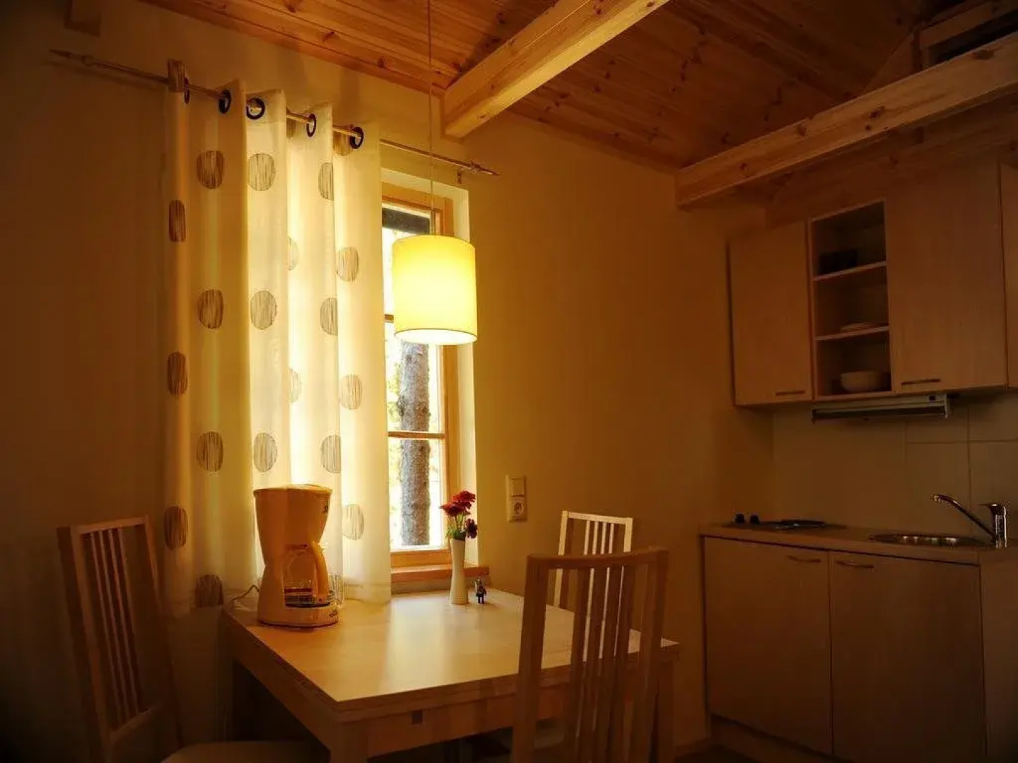 Roosta Holiday Village