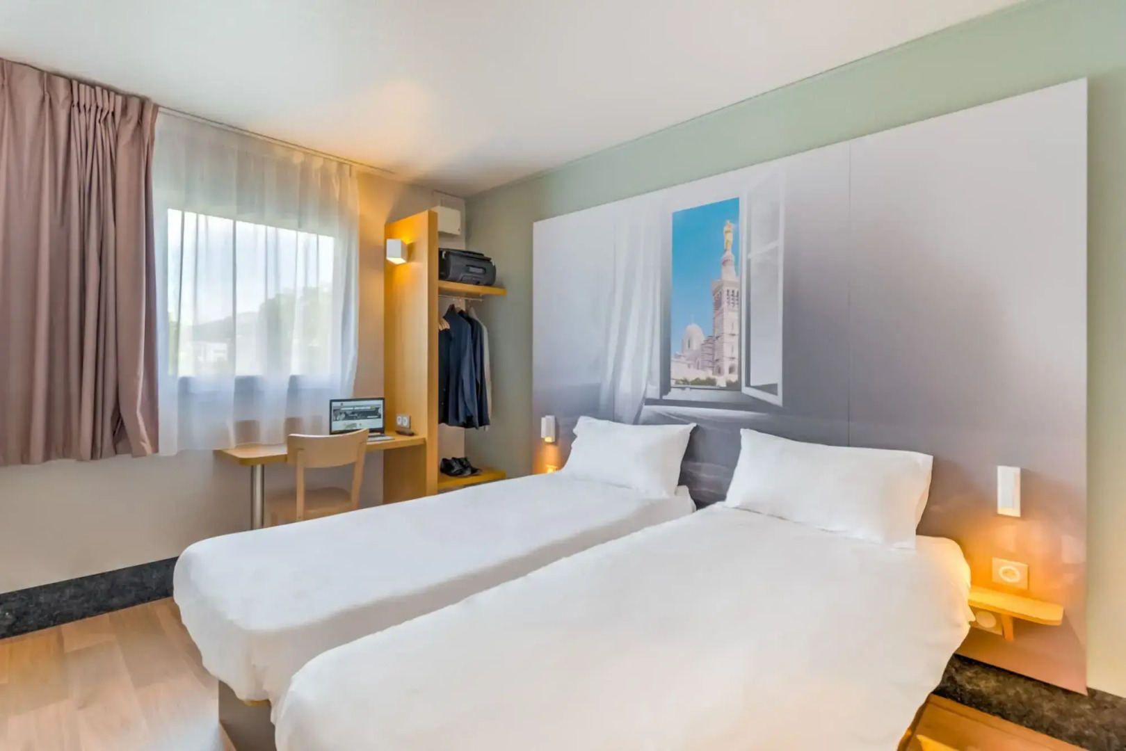 B&B HOTEL Marseille La Valentine