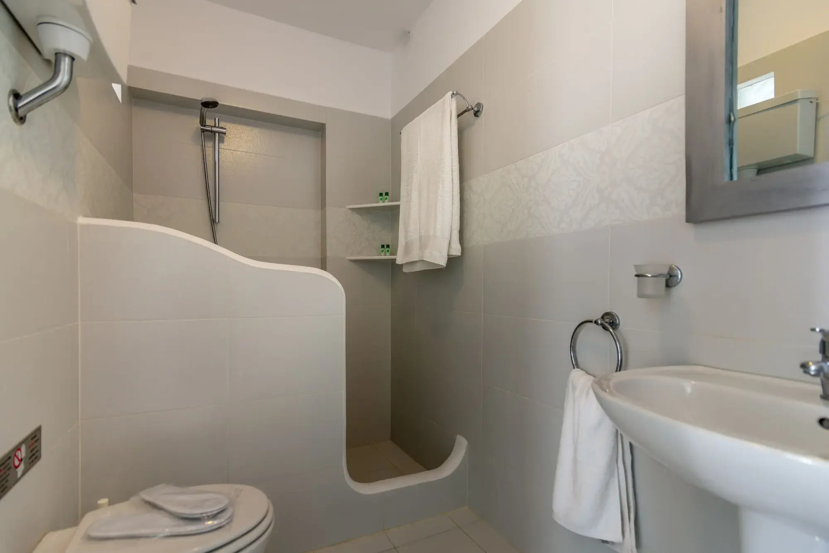 Niki Savvas Studio & Suites