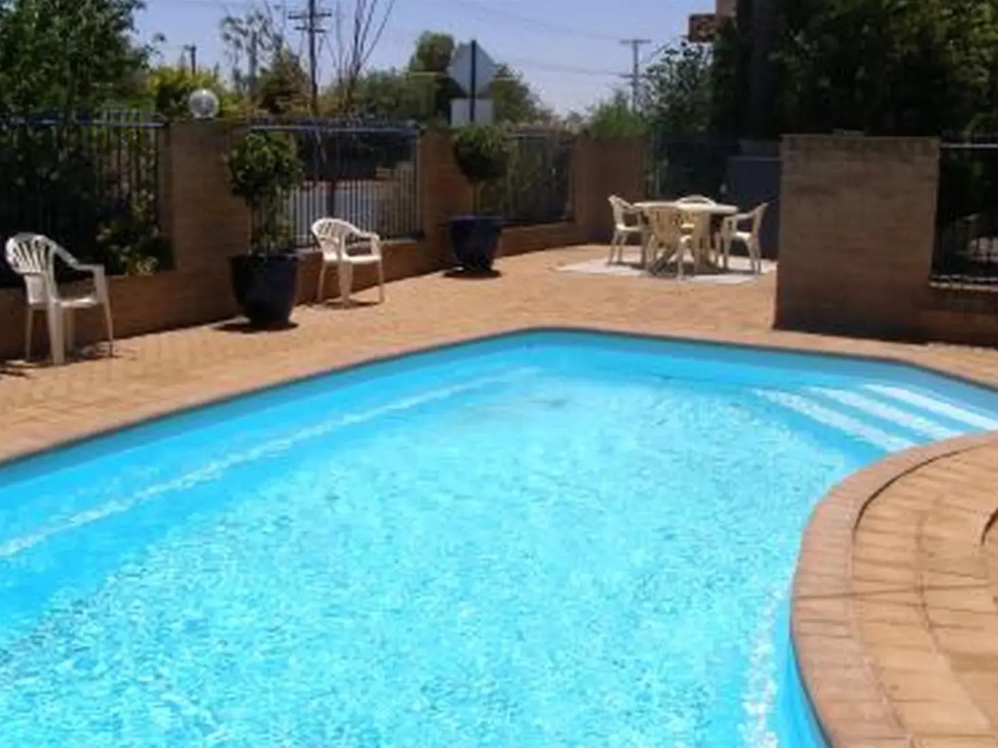 All Seasons Motor Lodge