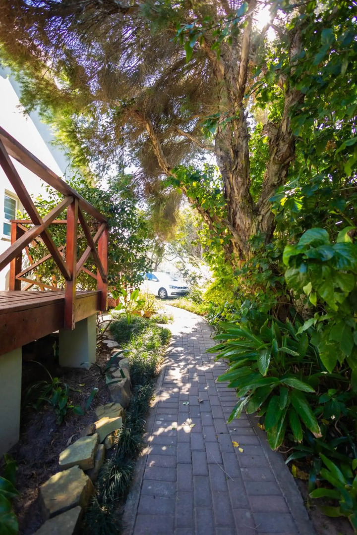 The Yellow Door Guesthouse