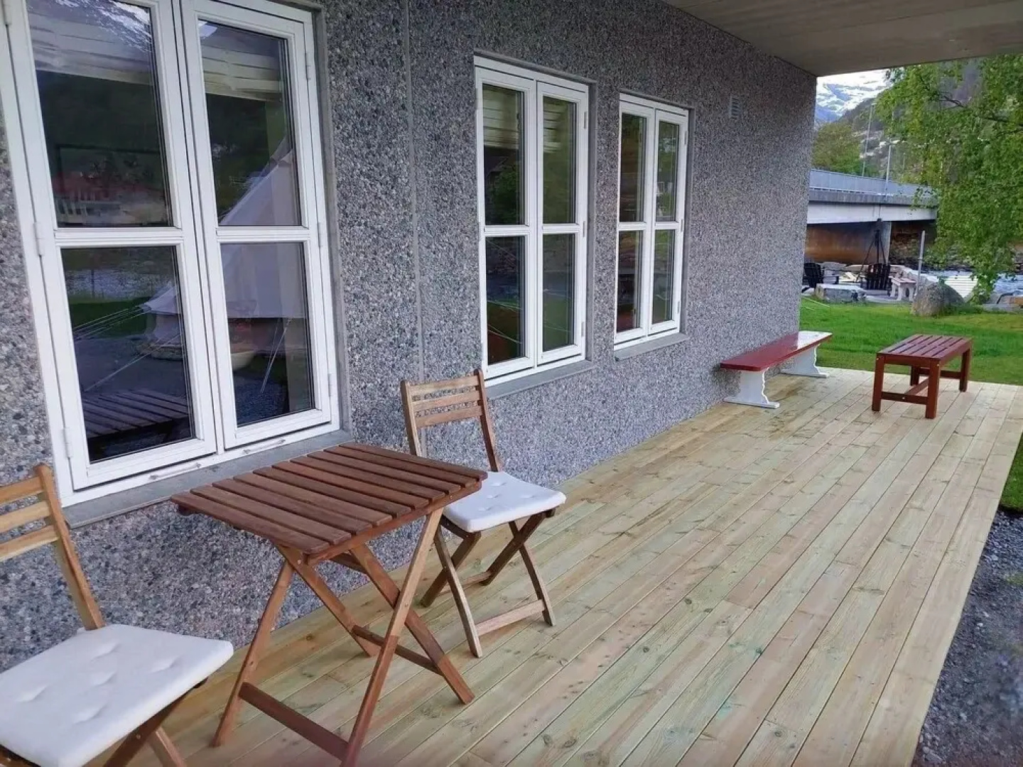 Eidfjord Riverside Apartments & Glamping
