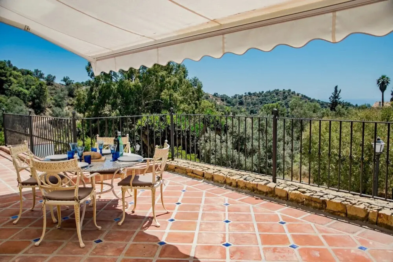 SBCC 2 bedroom villa with breathtaking views Roomservice