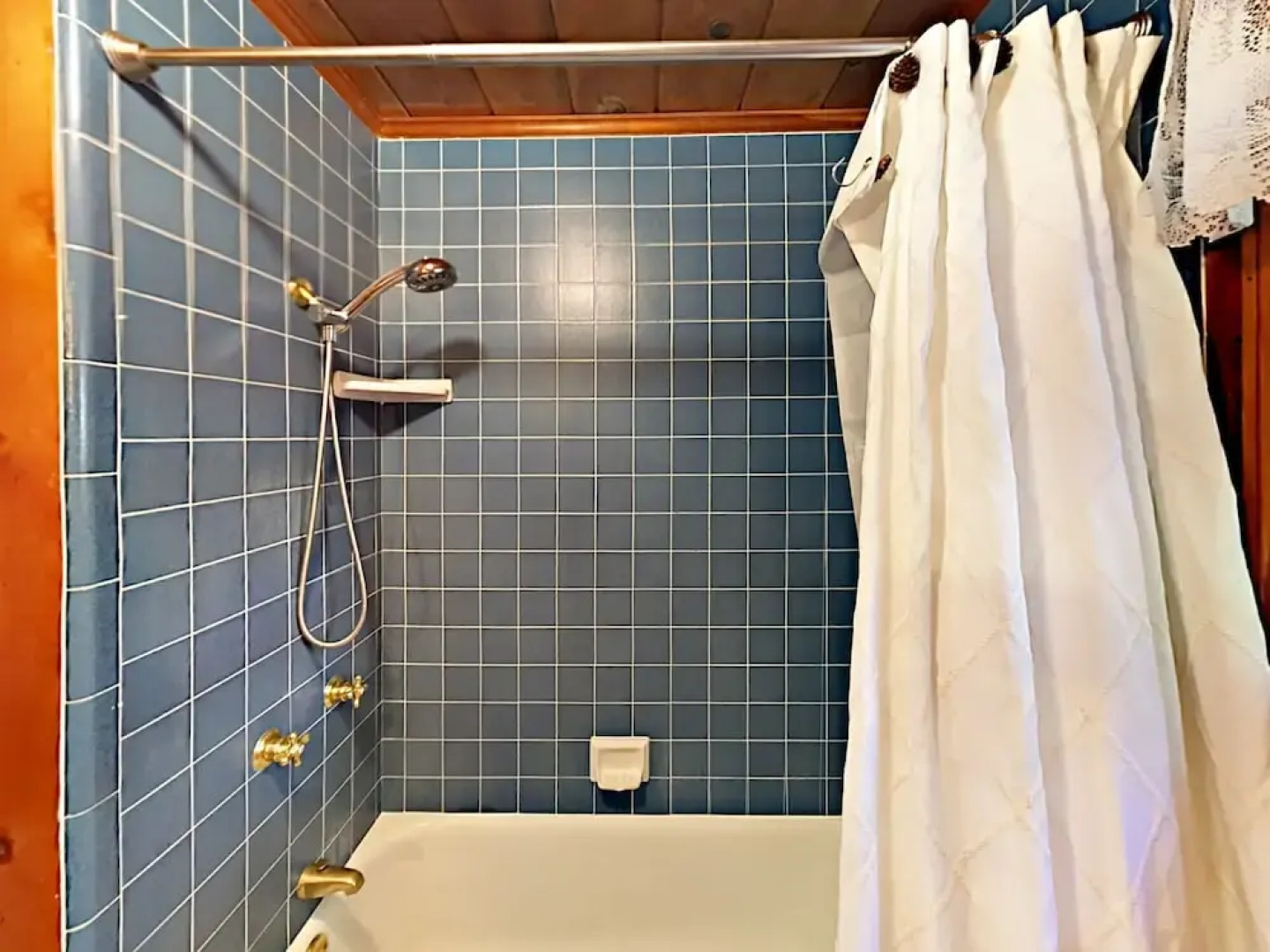 1498 Pine Home 4 Bedrooms 2.5 Bathrooms Home