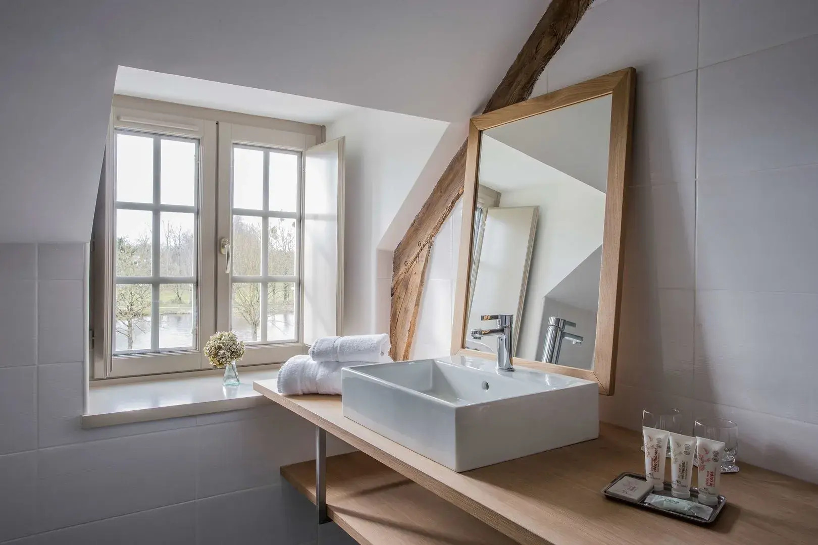 Hôtel de L'Abbaye Le Tronchet - Handwritten Collection