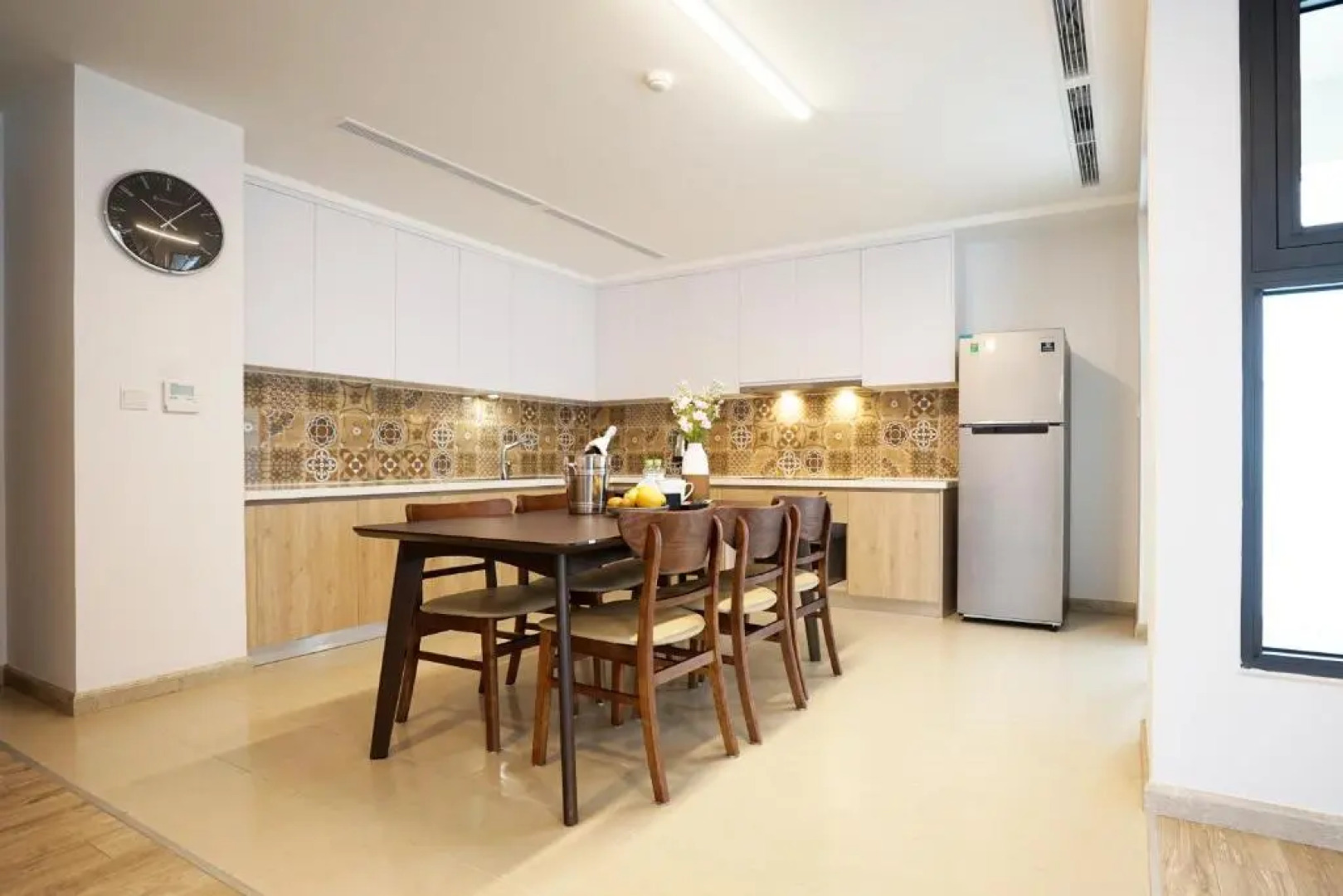 The First Stay Hotel