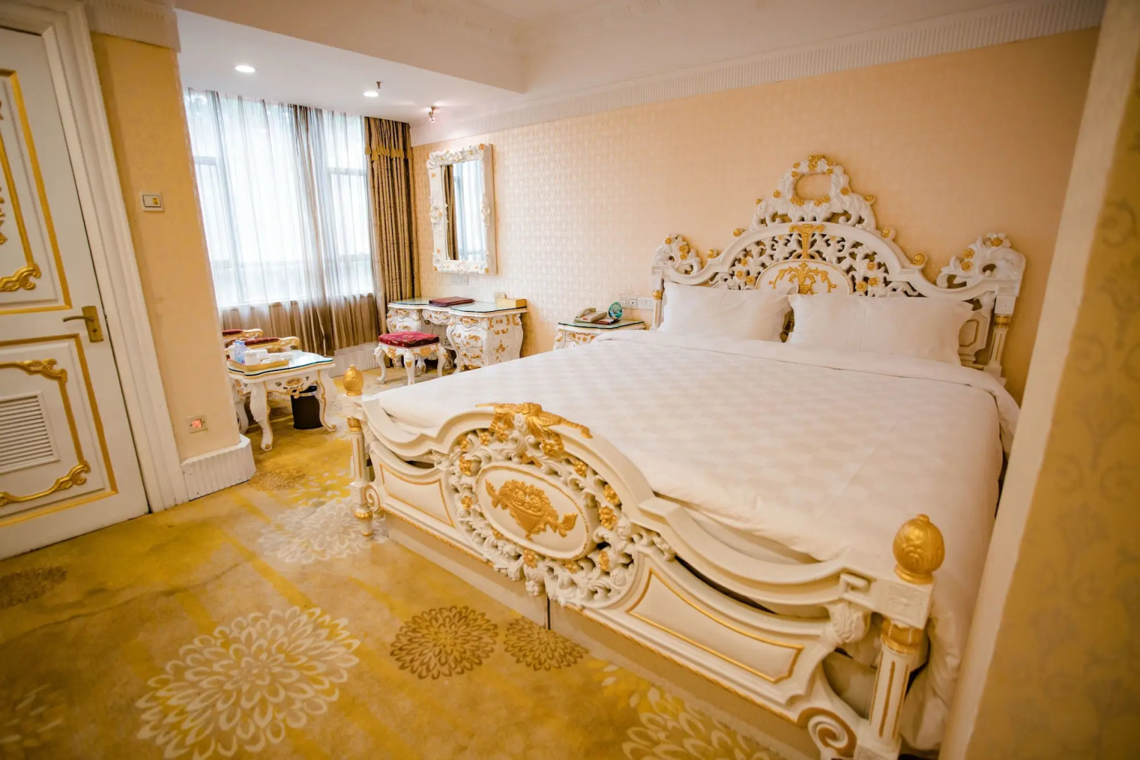 Nanyang King's Gate Hotel - Free Shuttle Service to Canton Fair